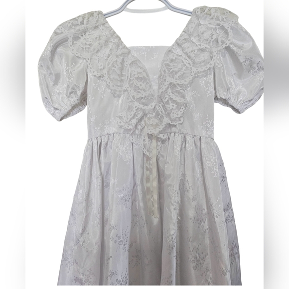 Girl's First Communion or Flower Girl White Dress - Veil included - Picture 2 of 10